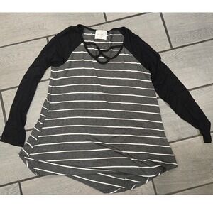 NWOT Ella Mae Women Gray White Stripe Lattice Neck Raglan Long Sleeve Tunic 4864